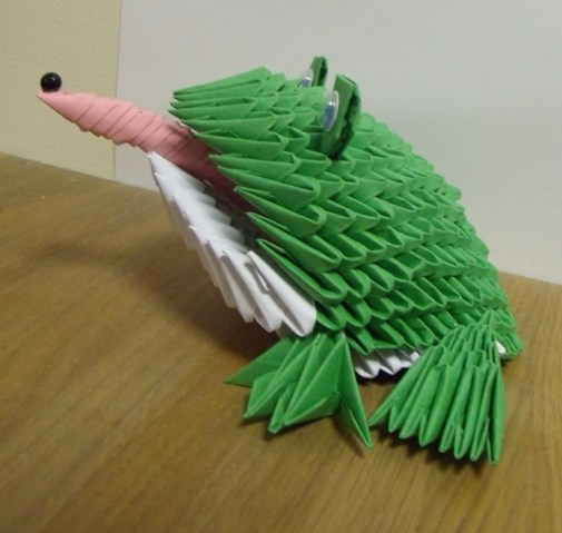 3D origami frog side view